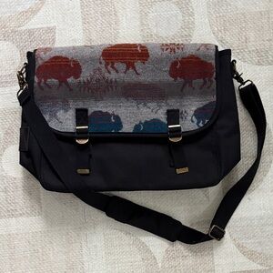 Pendleton Messenger Bag NWOT